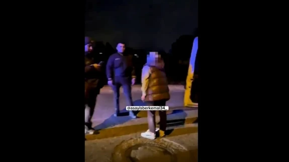 Düzce'de Sinirlerine Hakim Olmayan Vatandaş Polis Ekiplerine Hakaretlerde Bulundu