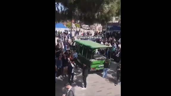 Megastar Tarkan'ın Annesi Neşe Tevetoğlu'nun Cenaze Törenine Çok Sayıda Seveni Katıldı