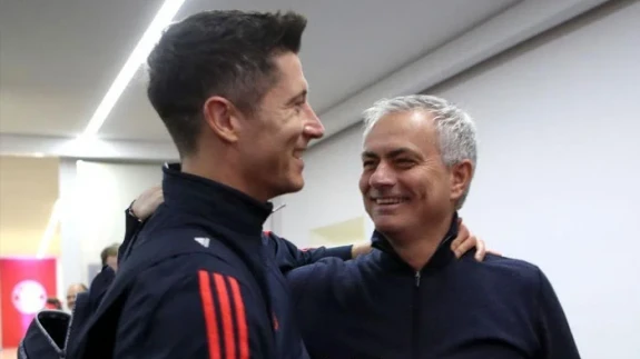Mourinho'dan Flaş Karar! Fenerbahçe'nin Lewandowski Sürprizi Neden Yarıda Kaldı?