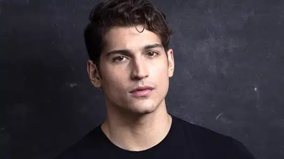 Oktay Çubuk Kimdir? Nereli, Kaç Yaşında, Sevgilisi, Boyu, Kilosu, Rol Aldığı Diziler ve Tüm Hayatı