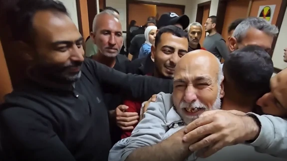 İsrail 10 Filistinli Esiri Daha Serbest Bıraktı