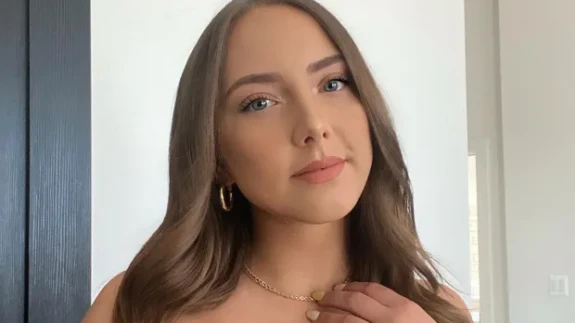 Hailie Jade Kimdir? Kaç Yaşında, Nereli, Annesi Kim, Çocuğunun İsmi Ne, Eşi Kim? Eminem’in Kızının Hayatı!