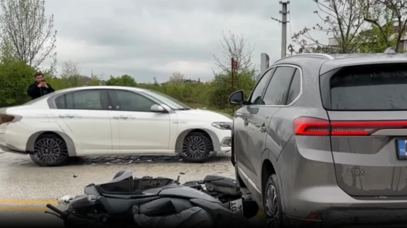 Düzce'de Meydana Gelen Kaza Arka Aracın Kamerasına Yansıdı