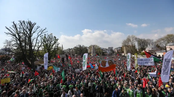 Ayasofya’ya vicdan yürüyüşü: Gazze için 300 bin kişi sokaklardaydı!