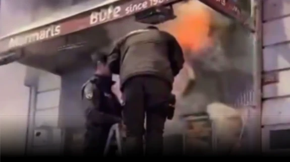 Büfede Çıkan Yangına Müdahale Edildi: Küçük Çocuğu İtfaiye Ekipleri Kurtardı