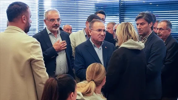 Bekir Bozdağ'dan Sırrı Süreyya Önder'e Şifa Ziyareti! TBMM'de Dayanışma Mesajı