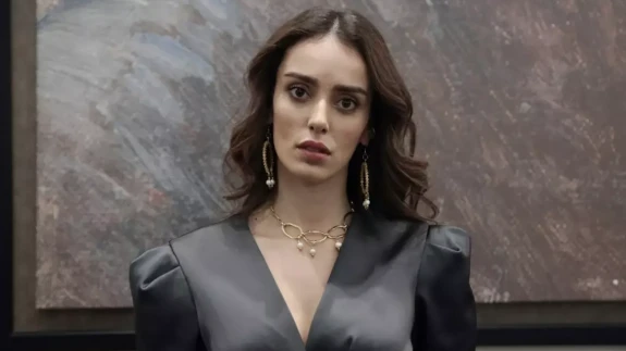 Bestemsu Özdemir’den “Nasıl tanıştık aşkım?” sürprizi