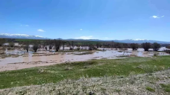 Ağrı’da Taşkın Felaketi: Tarım Ürünleri Suya Gömdü
