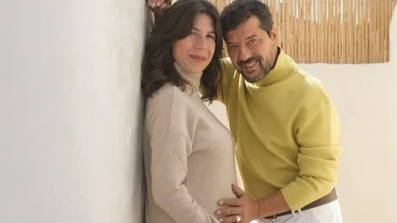 Kızının yüzünü ilk kez gösterdi!