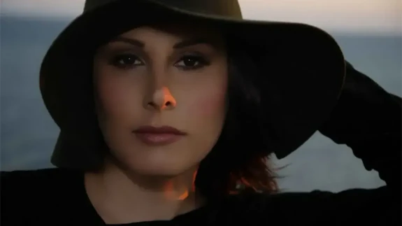 Funda Arar Saçlarını Sarıya Boyadı! Değişim Kararının Ardındaki Neden Ne?