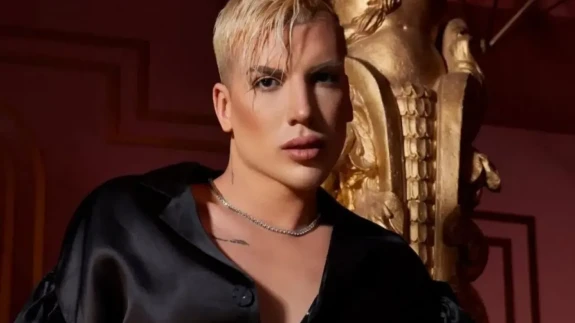 Kerimcan Durmaz'a Şehitlikte Kıyafet Engeli, Neden Tepki Çekti?