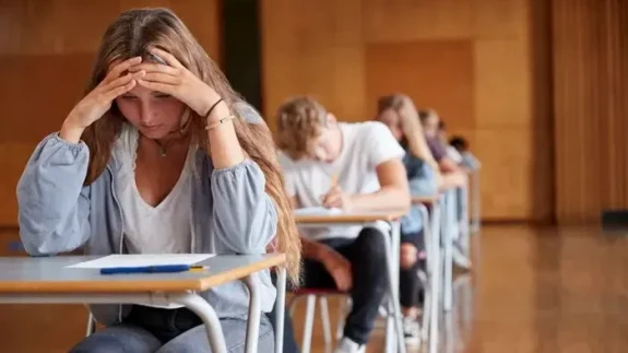 Sınav Başarısı mı, Ruh Sağlığı mı? Yeni Nesil Eğitim Sistemi Öğrenciyi Yıpratıyor