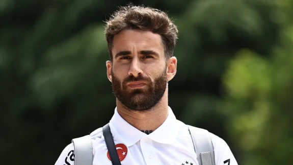 Beşiktaş’ta Yıldız Futbolcu Takımda Kalıyor