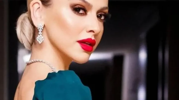 İlişki Bitti, İlham Başladı: Hadise'den Cesur Pozlar