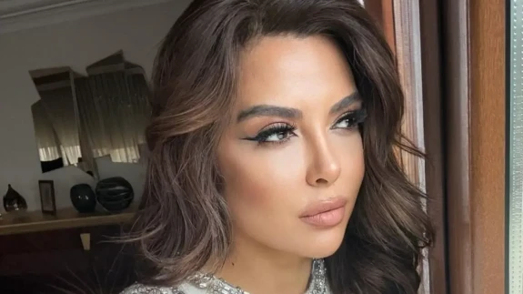 Aslı Hünel’in Anne Özlemi Satırlara Döküldü: “Güzel Annem, Kalbimdesin”