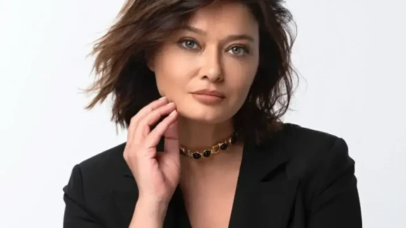 Nurgül Yeşilçay “Paramparça” Davasını Kazandı! İşte Tazminat Detayları, Dizi Kariyeri ve Unutulmaz Yapımları