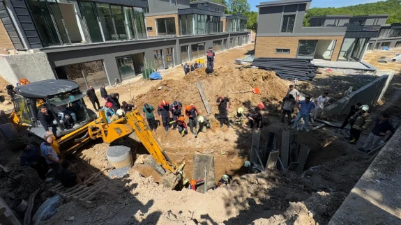 İstanbul'da İnşaatta Göçük: 1 İşçi Kurtarıldı, Diğeri Aranıyor