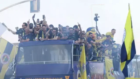 Fenerbahçe EuroLeague Kutlamalarına Kaç Kişi Katıldı?