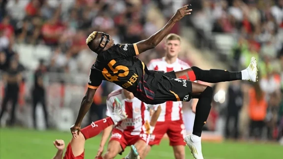 Video | Süper Lig’de yılın golü: Osimhen’den Antalyaspor’a unutulmaz röveşata