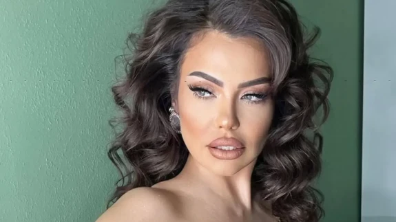 Katmer Katmer’le gönüllere giren Lara İran’da zor durumda