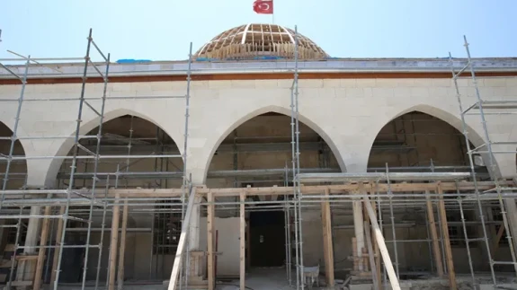 Asrın felaketinde yıkılan Habib-i Neccar Camii 'nde restorasyon çalışmaları titizlikle yürütülüyor