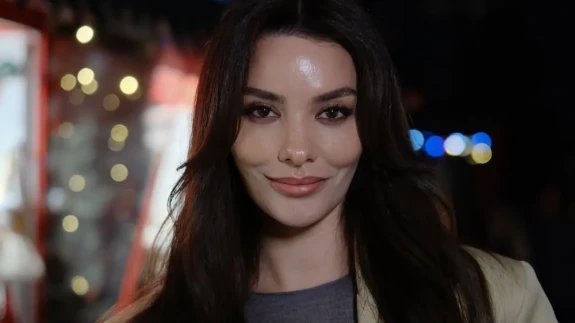 Hazal Filiz Küçükköse: “Şöhret, yüzeyselleşmemenin sınavı”