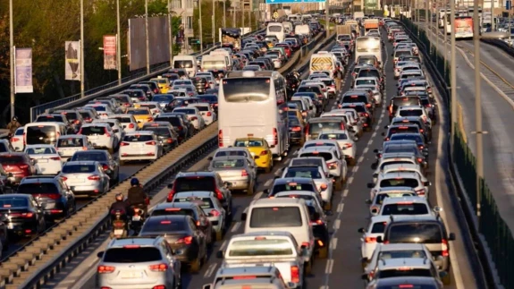 Bayram dönüşü trafik kabusu ! Yoğunluk zirvede !