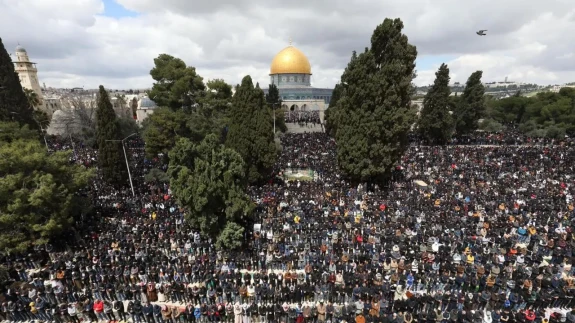 Türkiye’de Bugün, Asya ve Afrika’da Yarın Bayram