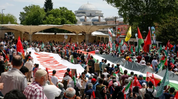 Ayasofya Meydanı’ndan tüm dünyaya mesaj: Gazze yalnız değil!