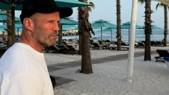 Jason Statham Antalya’yı Salladı: Belek’te Tatilin Tadını Çıkardı