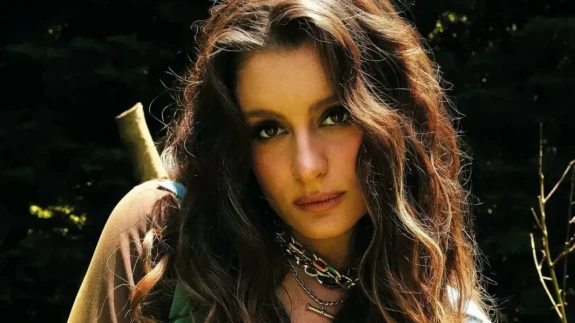 Atiye’nin Şarkısı Hindistan’da Tepki Topladı! Dava Kapıda!