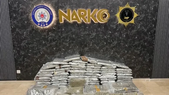 Zehir tacirlerine geçit yok: Esenyurt’ta 144 kilo uyuşturucu yakalandı