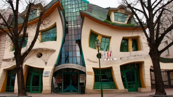 Tasarımıyla akılları zorlayan dünyanın en ilginç 10 binası