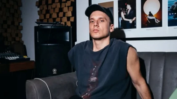 Yapay zekayla dertleşiyor! Edis’ten şaşırtan açıklama