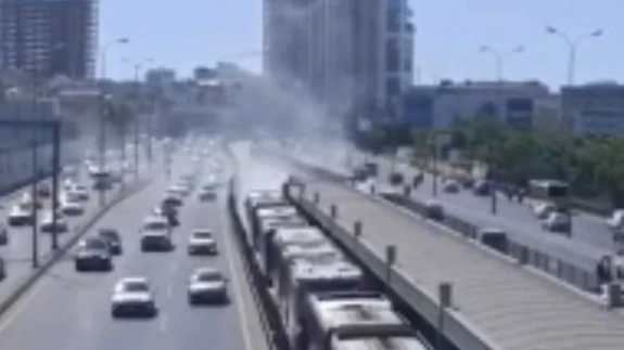 İstanbul'da Metrobüste Korku Dolu Anlar! Olay Anında Dakikalarla Yarışıldı