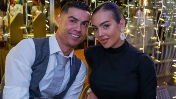 25 karatlık yüzük yetmedi! Ronaldo’dan milyon dolarlık evlilik sözleşmesi