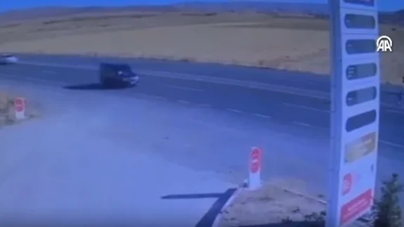 Ağrı'da dehşet: Çocukları kurtarmak isterken hayatını kaybetti