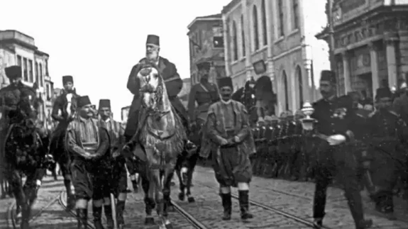 Tarihe Işık Tutan Fotoğraflar: Osmanlı İmparatorluğu’nun Son Günlerinden Kayda Geçen Anlar!