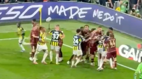 Kadıköy’de Fenerbahçe Trabzonspor maçında gergin dakikalar