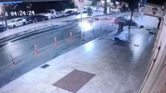 Saniyelerle hayatta kaldı: Isparta’da alkollü sürücü ortalığı savaş alanına çevirdi!