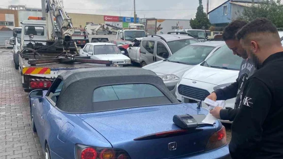 Drift attı gözünün yaşına bakılmadı! Trafikten men edildi ve ehliyetine el koyuldu