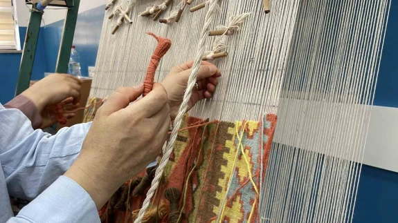 Sivas’ta unutulan bir sanat geri döndü: El dokuması kilimler ilmek ilmek yaşatılıyor!