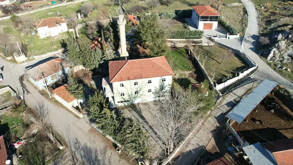 Bağışla yapılmıştı, satışa çıktı: 25 yıllık cami borçlu bağışçısı yüzünden icrada!