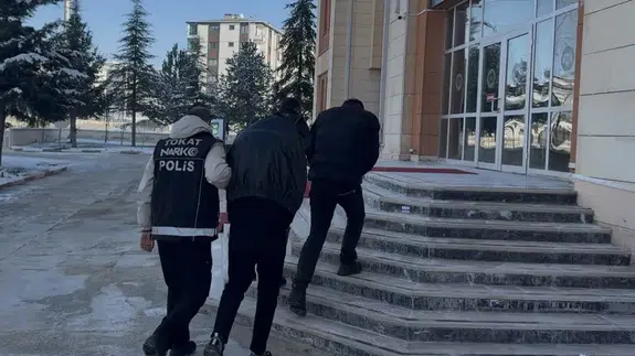 Tokat’ta zehir yolu kesildi! Yastıkta gizlenen kokain ele geçirildi