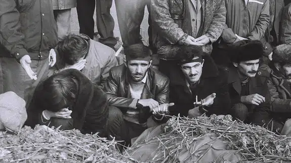 Azerbaycan’da acının günü: 20 Ocak’ta bayraklar yarıya indi