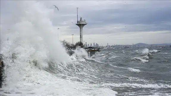 Denizlerde alarm! Meteoroloji uyardı, fırtına kapıda, rüzgar hazırda...
