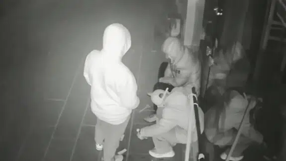 Önce sohbet, sonra soygun: Aksaray'da hırsızların rahat tavrı pes dedirtti!