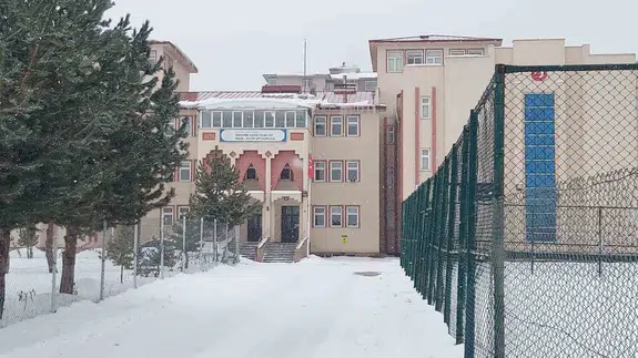 Evin camı mezara açıldı... Genç öğretmenin yürek burkan son görüntüleri ortaya çıktı!