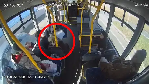 Otobüs şoförü, kalp krizi geçiren yolcuyu kurtardı!