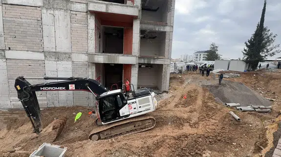 Adıyaman'da İnşaatta korkunç iş makinesi kazası! İşçi feci şekilde hayatını kaybetti